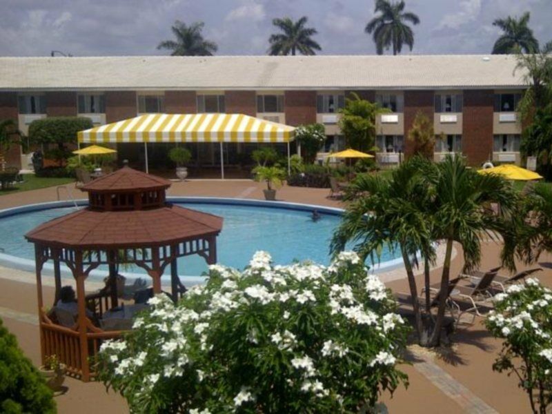 Best Western Palm Beach Lakes West Palm Beach Extérieur photo